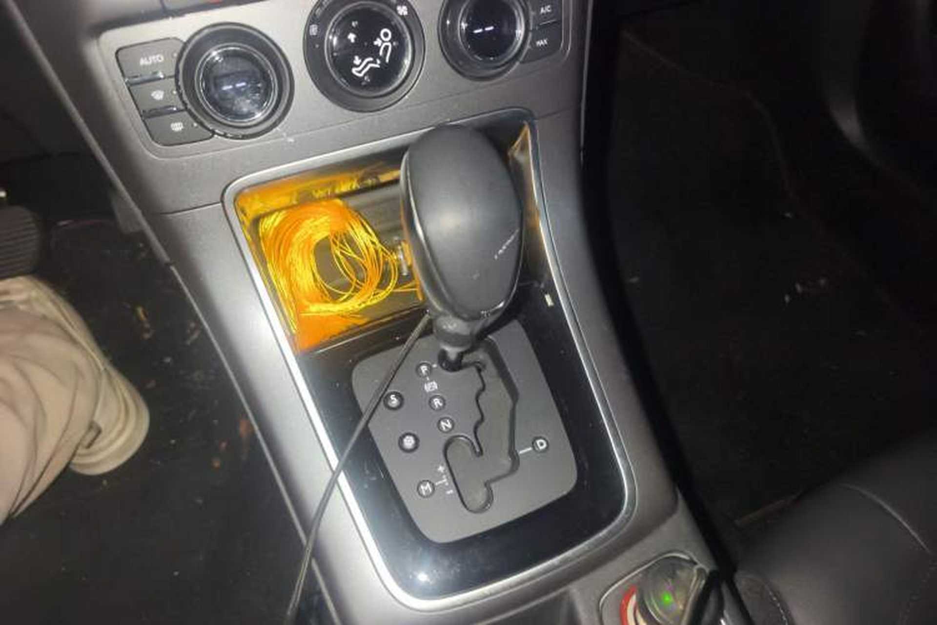 Used Citroen C4 Sega 2016 1.6L Automatic Luxury Model Gear Lever