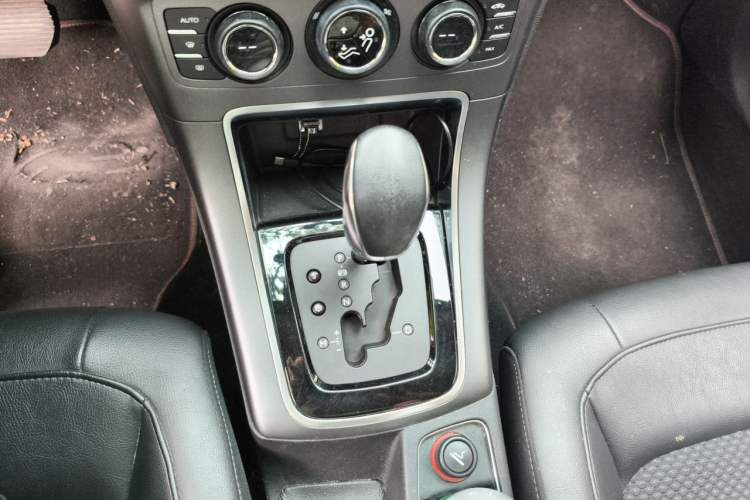 Used Citroen C4 Sega 2016 1.6L Automatic Luxury Model Gear Lever