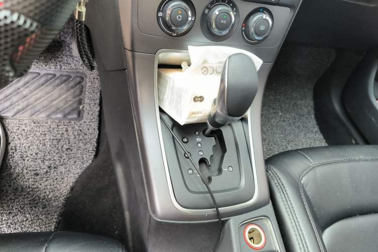 Used Citroen C4 Sega 2016 1.6L Automatic Comfort Model Gear Lever