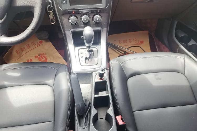 Used Citroen C4 Sega 2016 1.6L Automatic Comfort Model Gear Lever