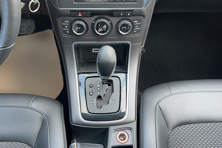 Used Citroen C4 Sega 2016 1.6L Automatic Luxury Model Gear Lever
