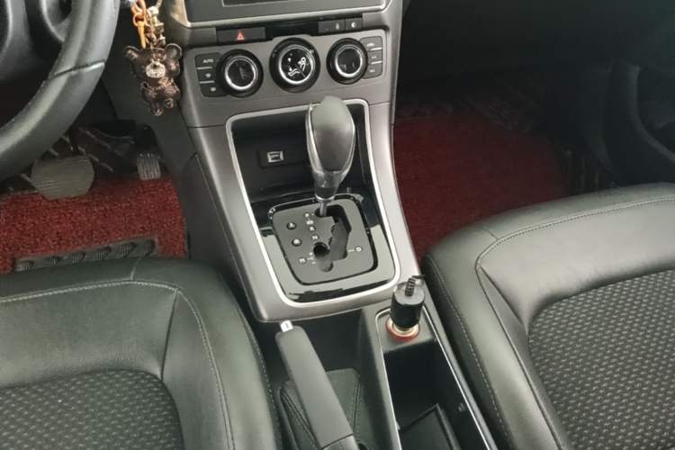 Used Citroen C4 Sega 2016 1.6L Automatic Luxury Model Gear Lever