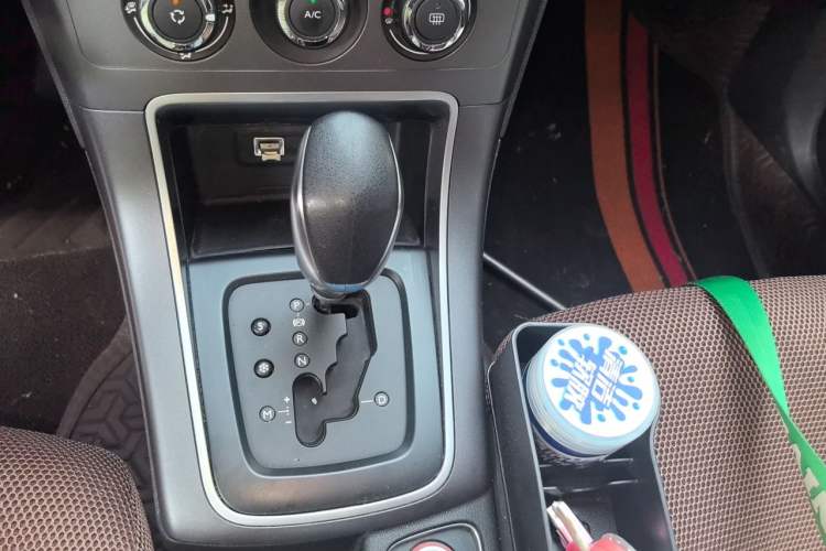 Used Citroen C4 Sega 2016 1.6L Automatic Comfort Model Gear Lever