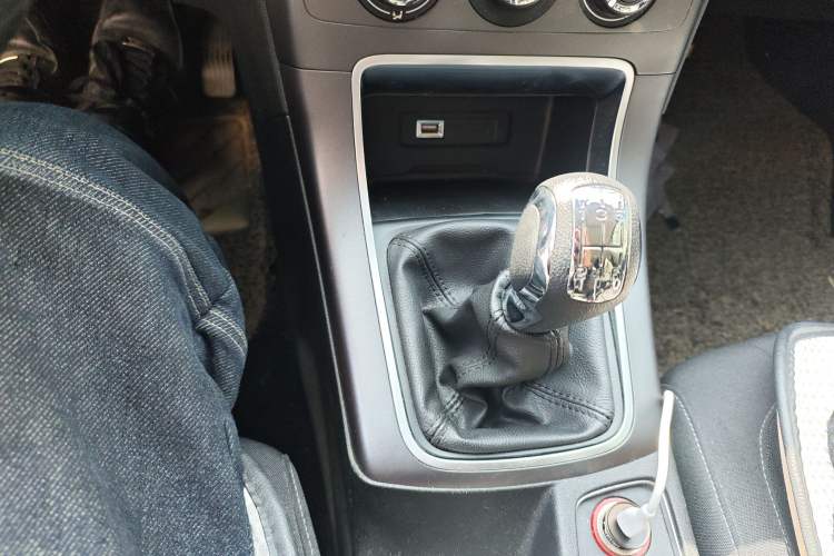 Used Citroen C4 Sega 2016 1.6L Manual Comfort Model Gear Lever