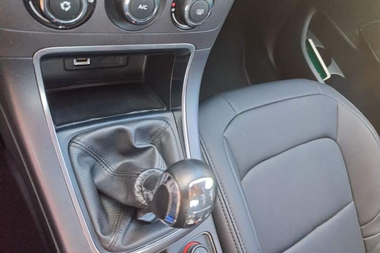 Used Citroen C4 Sega 2016 1.6L Manual Comfort Model Gear Lever