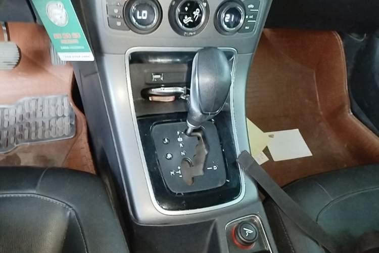 Used Citroen C4 Sega 2016 1.6L Automatic Luxury Model Gear Lever