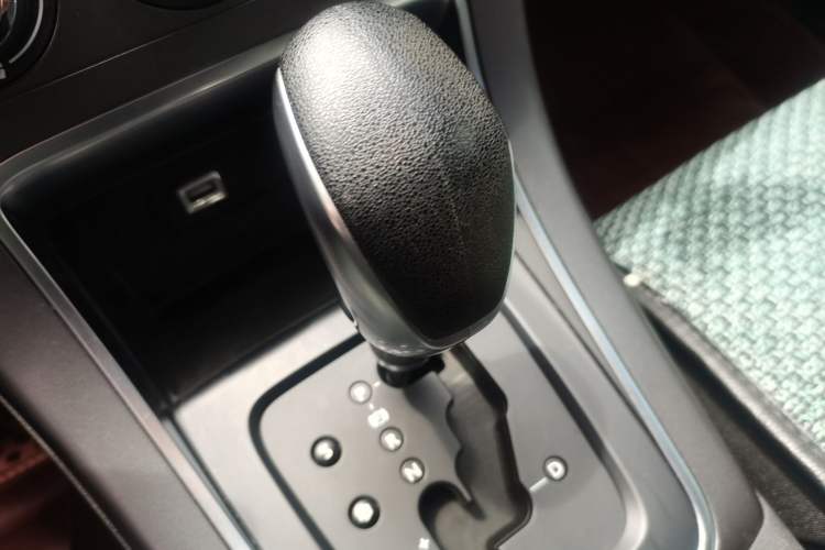 Used Citroen C4 Sega 2016 1.6L Automatic Comfort Model Gear Lever