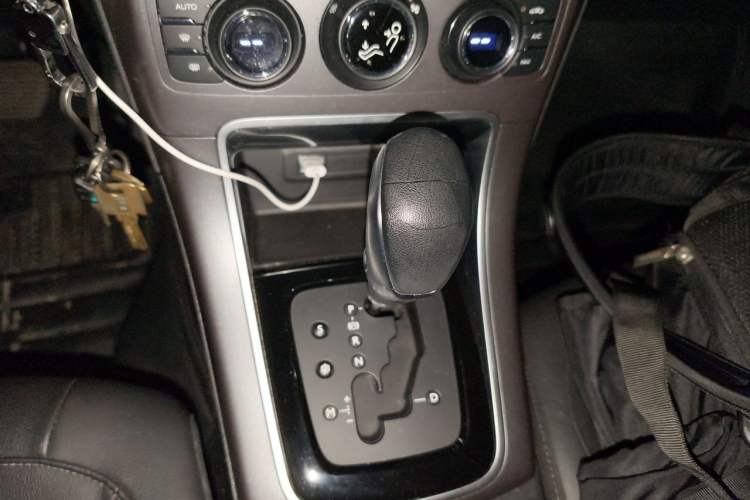 Used Citroen C4 Sega 2016 1.6L Automatic Luxury Model Gear Lever