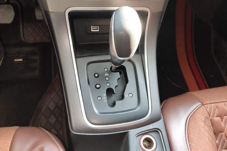 Used Citroen C4 Sega 2016 1.6L Automatic Comfort Model Gear Lever