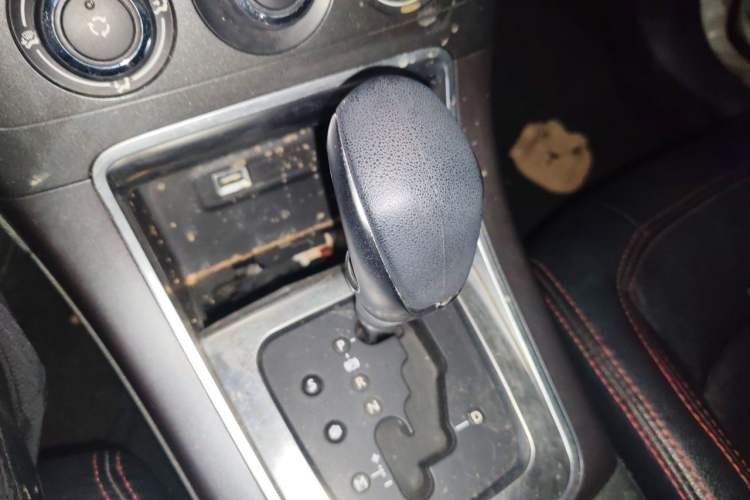 Used Citroen C4 Sega 2016 1.6L Automatic Comfort Model Gear Lever