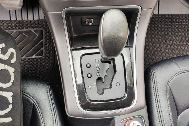 Used Citroen C4 Sega 2016 1.6L Automatic Luxury Model Gear Lever