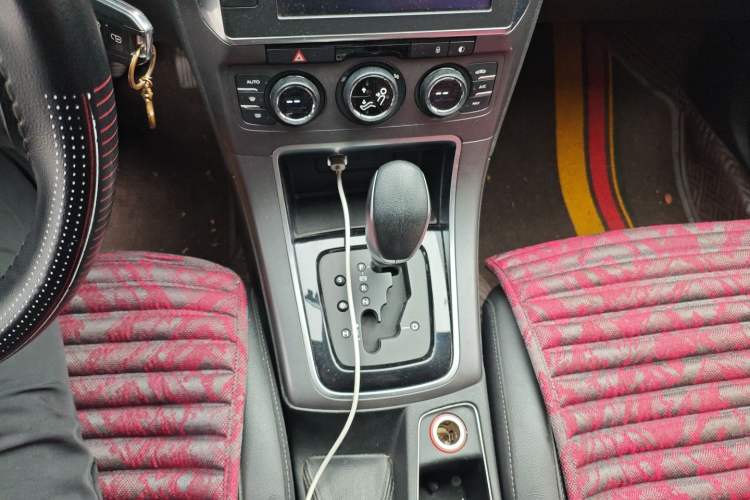 Used Citroen C4 Sega 2016 1.6L Automatic Luxury Model Gear Lever
