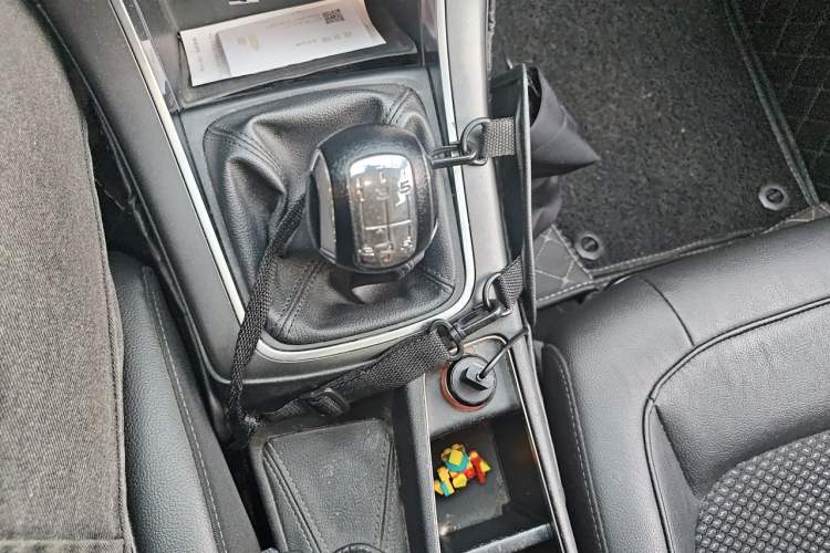 Used Citroen C4 Sega 2016 1.6L Manual Luxury Model Gear Lever