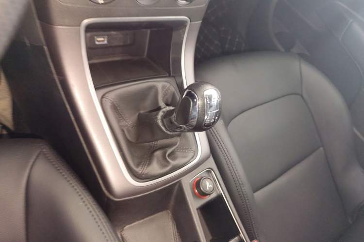 Used Citroen C4 Sega 2016 1.6L Manual Comfort Model Gear Lever