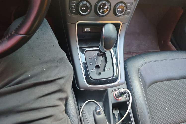 Used Citroen C4 Sega 2016 1.6L Automatic Luxury Model Gear Lever