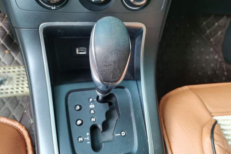 Used Citroen C4 Sega 2016 1.6L Automatic Comfort Model Gear Lever