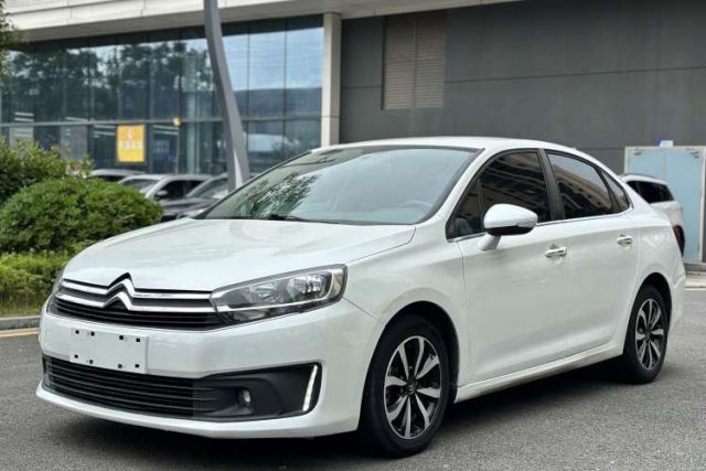 Ojetý Citroen C4 Sega 2016 1.6L Manual Luxury Model