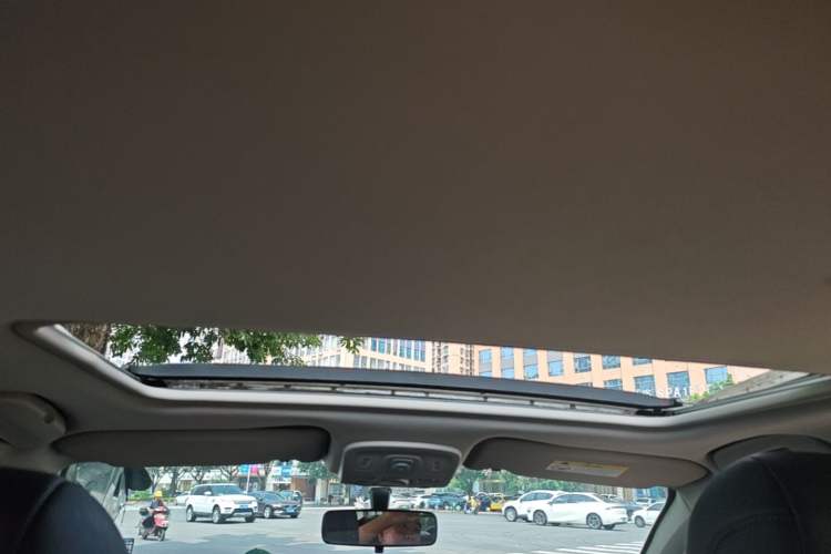 Used Citroen C4 Sega 2016 1.6L Automatic Luxury Model Headliner