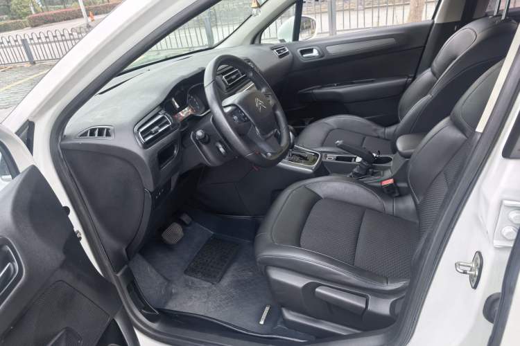 Used Citroen C4 Sega 2016 1.6L Automatic Luxury Model Interior 1