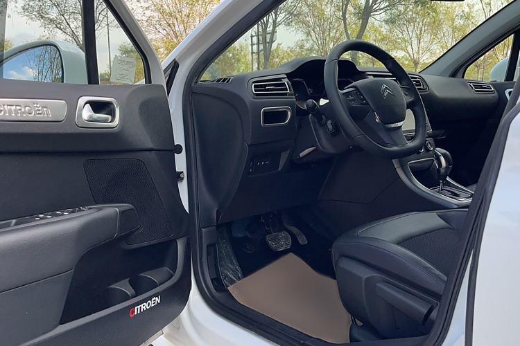 Used Citroen C4 Sega 2016 1.6L Automatic Luxury Model Interior 1
