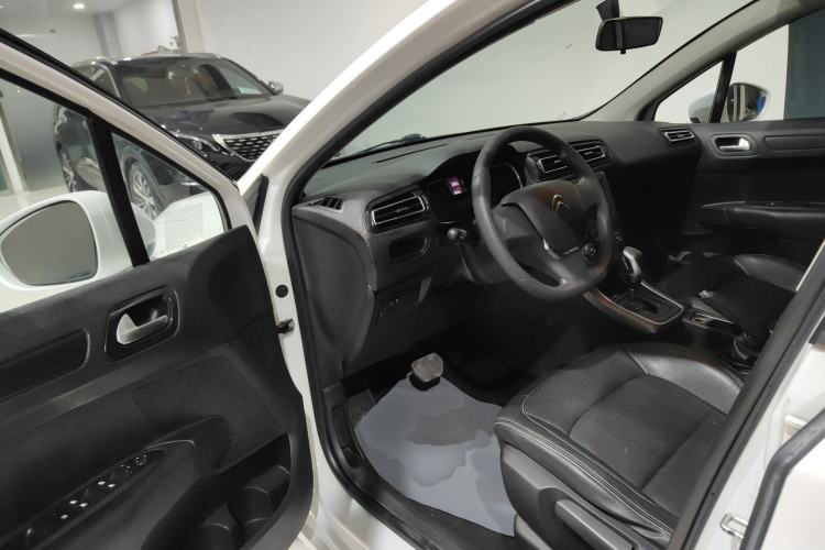 Used Citroen C4 Sega 2016 1.6L Automatic Comfort Model Interior 3