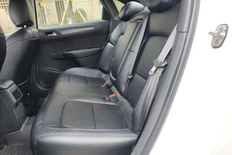 Used Citroen C4 Sega 2016 1.6L Automatic Luxury Model Interior 4