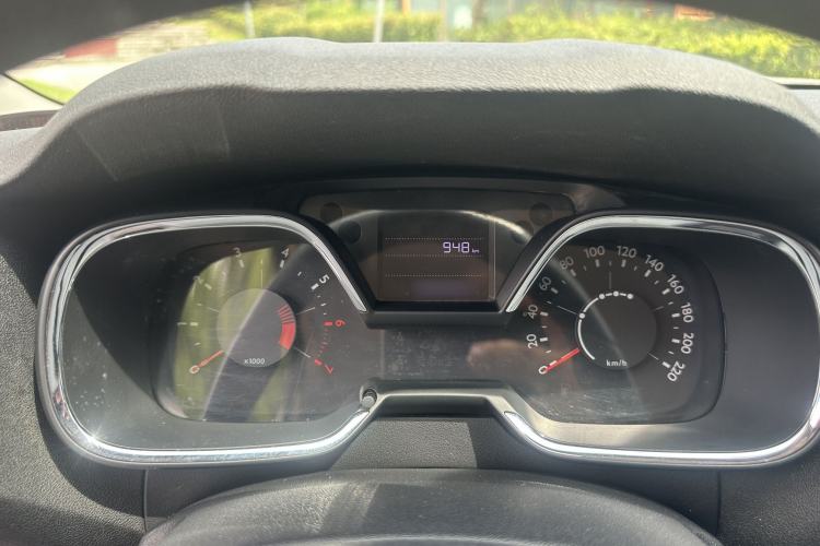 Used Citroen C4 Sega 2016 1.6L Manual Comfort Model Interior 6
