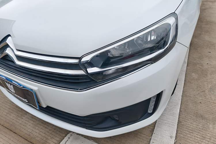 Used Citroen C4 Sega 2016 1.6L Manual Luxury Model Left Front Headlight
