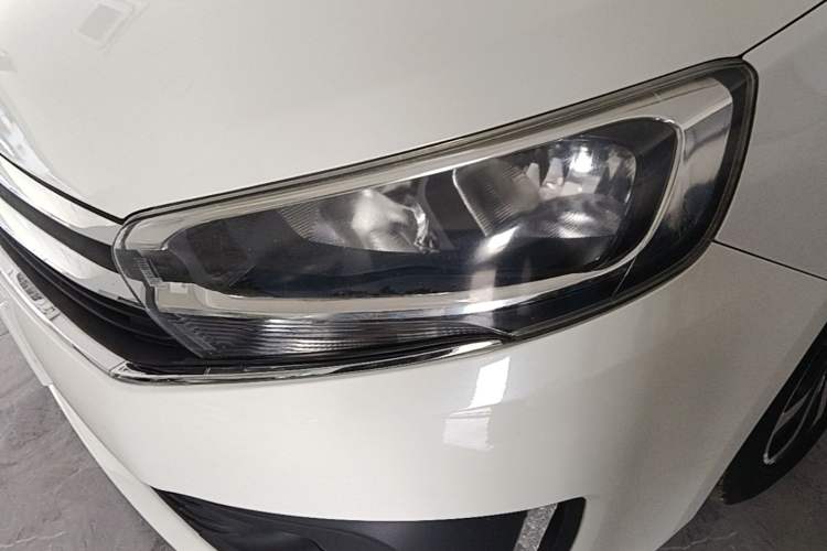 Used Citroen C4 Sega 2016 1.6L Automatic Luxury Model Left Front Headlight