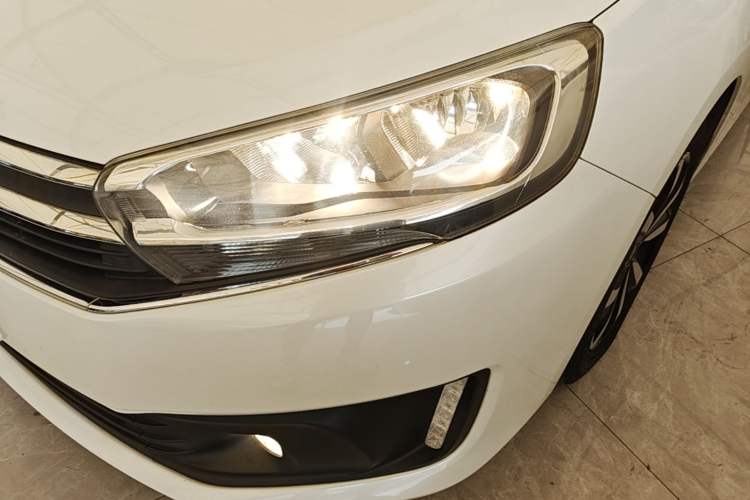Used Citroen C4 Sega 2016 1.6L Automatic Luxury Model Left Front Headlight