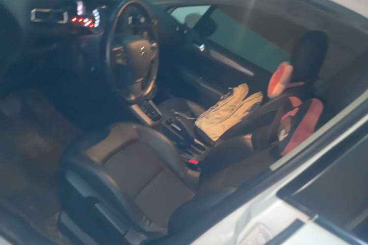 Used Citroen C4 Sega 2016 1.6L Automatic Luxury Model Left Front Seat