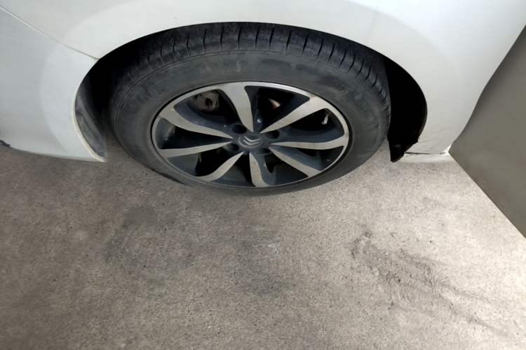 Used Citroen C4 Sega 2016 1.6L Automatic Luxury Model Left Front Wheel Hub
