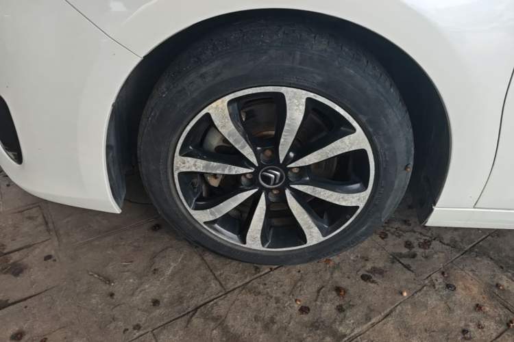 Used Citroen C4 Sega 2016 1.6L Automatic Luxury Model Left Front Wheel Hub