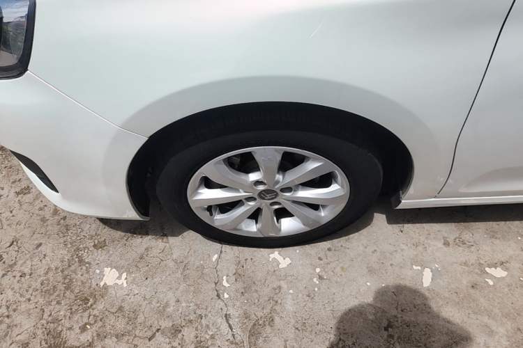 Used Citroen C4 Sega 2016 1.6L Automatic Comfort Model Left Front Wheel Hub