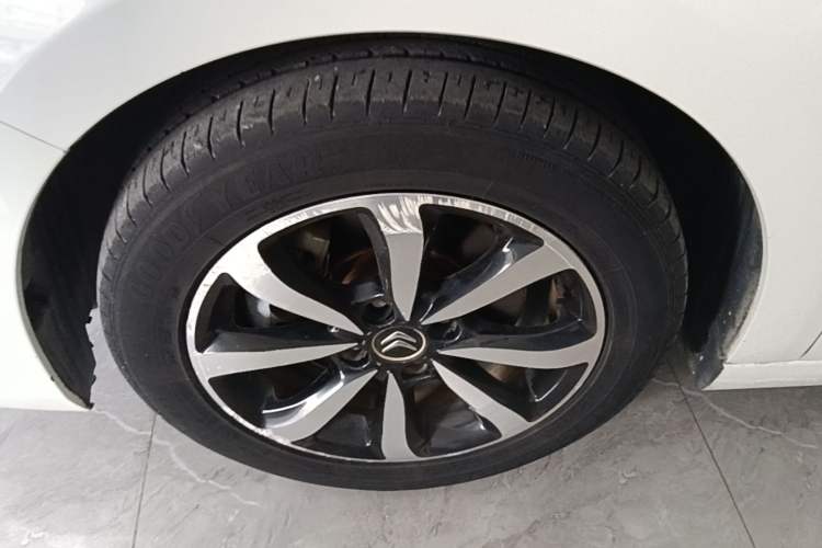 Used Citroen C4 Sega 2016 1.6L Automatic Luxury Model Left Front Wheel Hub