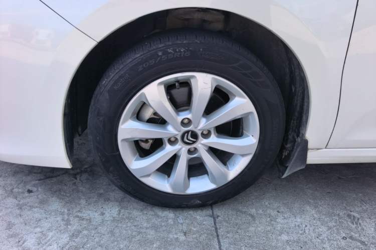Used Citroen C4 Sega 2016 1.6L Manual Comfort Model Left Front Wheel Hub
