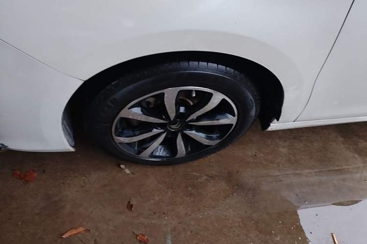 Used Citroen C4 Sega 2016 1.6L Automatic Luxury Model Left Front Wheel Hub
