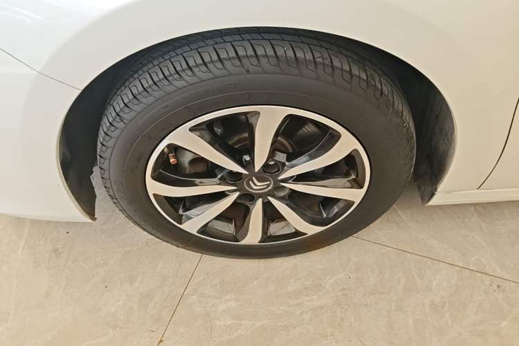 Used Citroen C4 Sega 2016 1.6L Automatic Luxury Model Left Front Wheel Hub