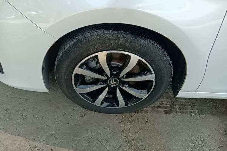 Used Citroen C4 Sega 2016 1.6L Automatic Luxury Model Left Front Wheel Hub