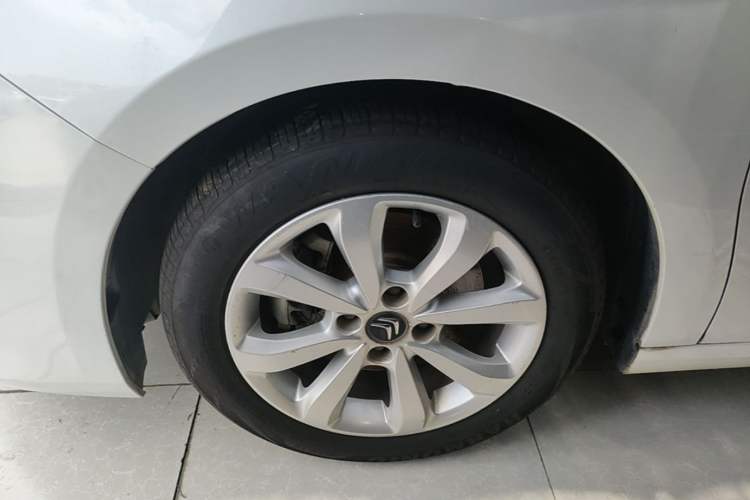 Used Citroen C4 Sega 2016 1.6L Automatic Comfort Model Left Front Wheel Hub