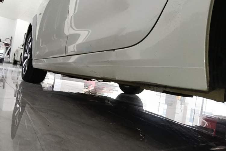 Used Citroen C4 Sega 2016 1.6L Automatic Luxury Model Left Side Sill