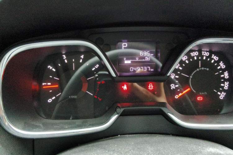 Used Citroen C4 Sega 2016 1.6L Automatic Comfort Model Odometer Close Up