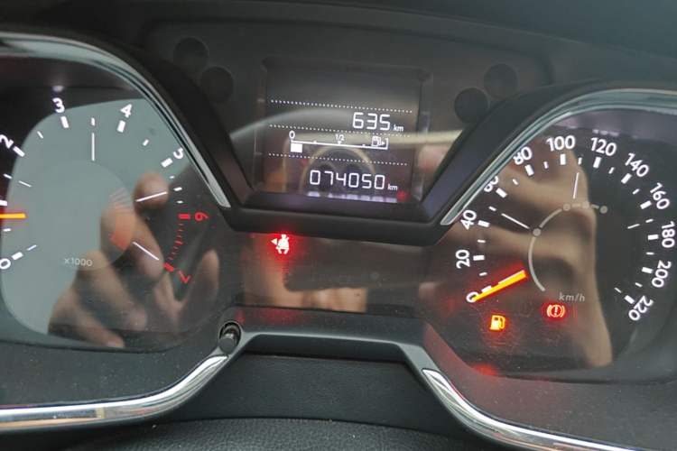 Used Citroen C4 Sega 2016 1.6L Manual Comfort Model Odometer Close Up