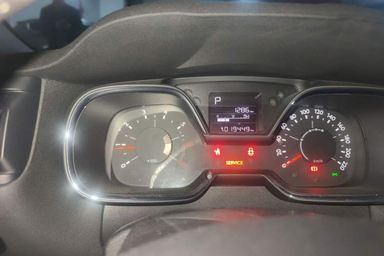 Used Citroen C4 Sega 2016 1.6L Automatic Luxury Model Odometer Close Up
