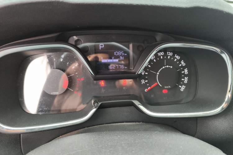 Used Citroen C4 Sega 2016 1.6L Automatic Luxury Model Odometer Close Up