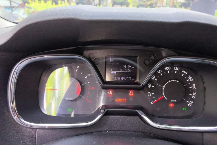 Used Citroen C4 Sega 2016 1.6L Automatic Comfort Model Odometer Close Up