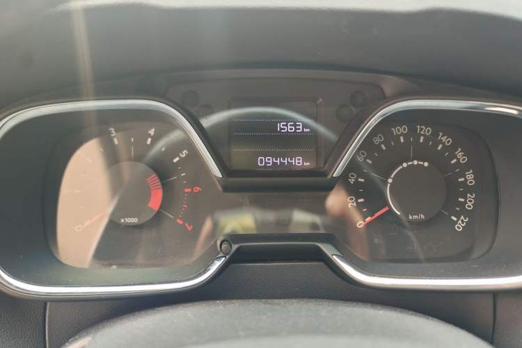Used Citroen C4 Sega 2016 1.6L Automatic Luxury Model Odometer Close Up