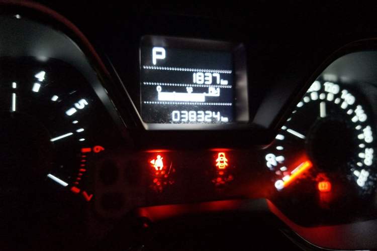 Used Citroen C4 Sega 2016 1.6L Automatic Luxury Model Odometer Close Up