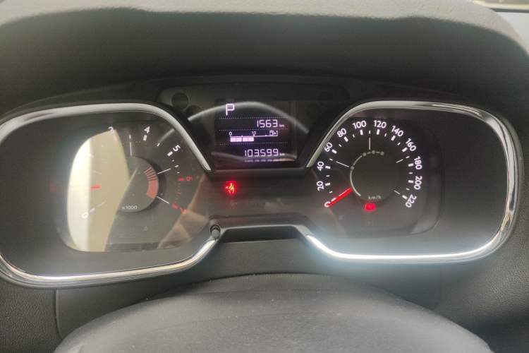 Used Citroen C4 Sega 2016 1.6L Automatic Luxury Model Odometer Close Up