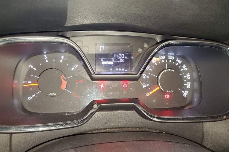 Used Citroen C4 Sega 2016 1.6L Automatic Luxury Model Odometer Close Up